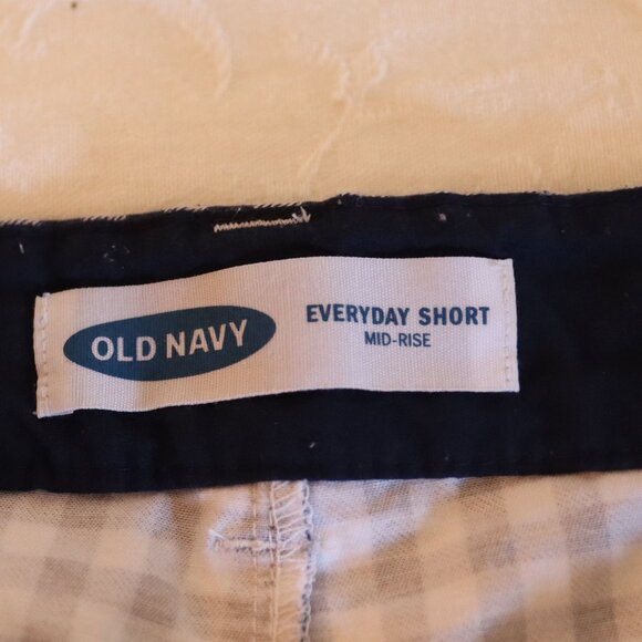 Old Navy Women's Everyday Short Size 12 - Picture 2 of 9